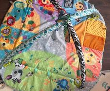baby gym with support pillowAnd balls