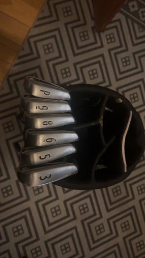 Titleist ap2 left handed iron set.