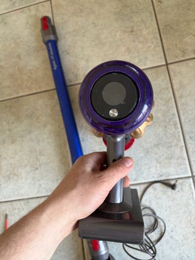Dyson V11