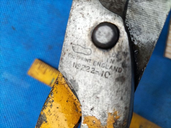 Tin Snips by Footprint