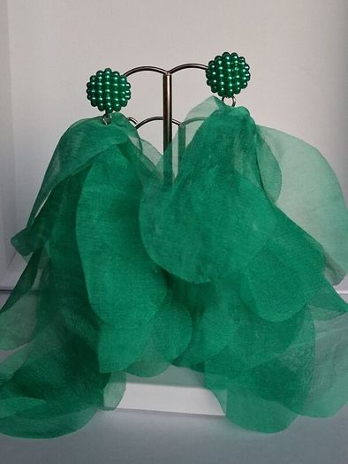 Green Pearl Cluster Stud Glass Inlay Extravagant Chiffon Petal Tassel Earrings