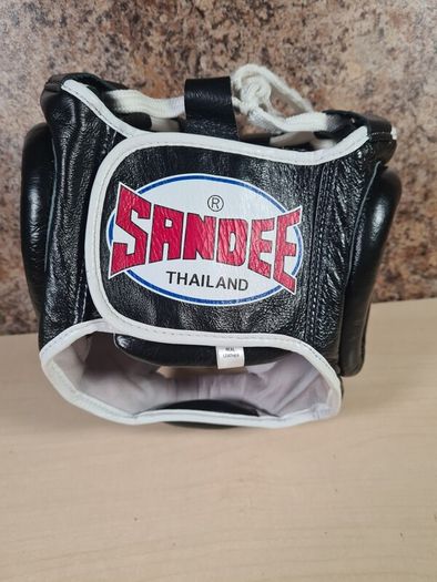 Sandee Closed Face Head Guard Black White Size Medium