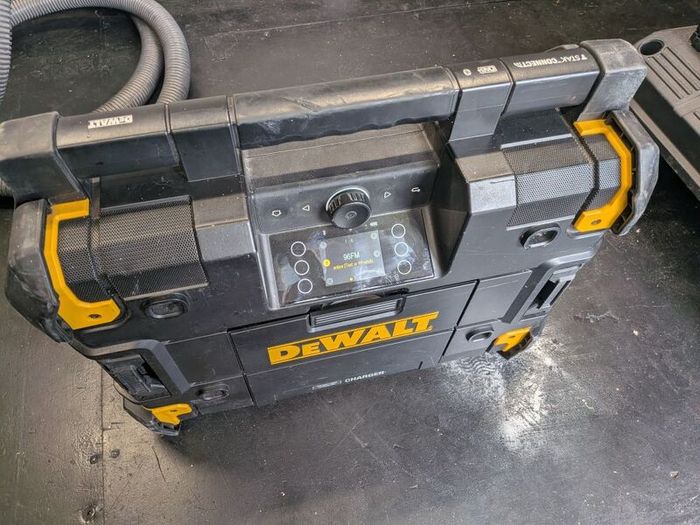 Dewalt Tstak Radio