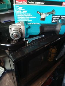 mikita battery grinder