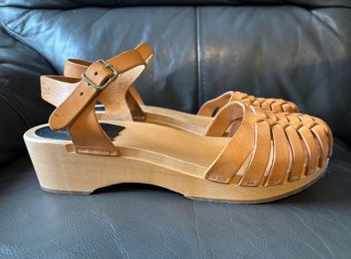 Swedish Hasbeens Tan Leather Woven Clog Sandals EU 39