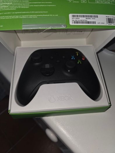 XBOX Wireless Controller - Carbon Black