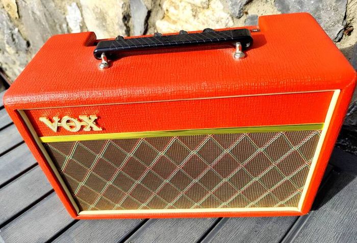 Vox Pathfinder 10 (Limited Edition Red) -