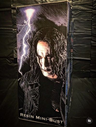 The Crow Neca Bust 2004