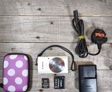 canon ixus 160 20MP compact digital camera great condition