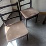 table and chairs Image 3