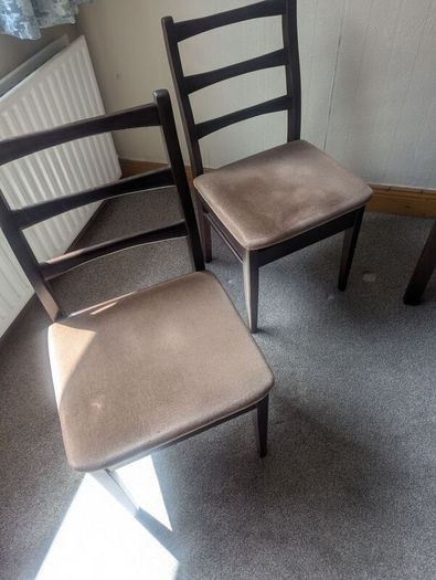 table and chairs
