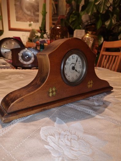 Antique mantel clock