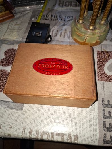 Old Empty Wooden Cigar Box for El Trovador Cigars Made In Jamaica, Postage Available or Collection,
