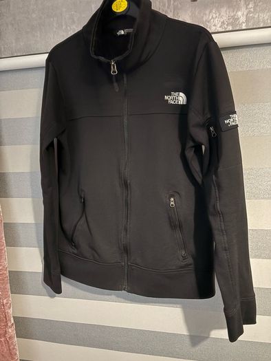 North Face top