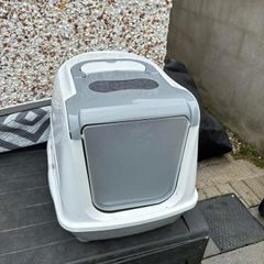 cat litter box