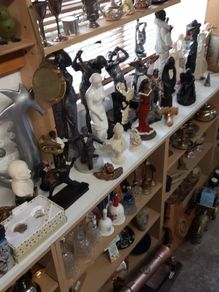 Figurines