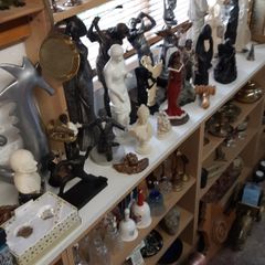 Figurines