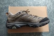 Hiking shoes