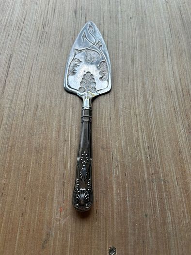 Vintage Mayell silver-plated cake slice server.