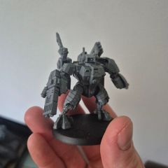 warhammer 40k tau Crisis battlesuits