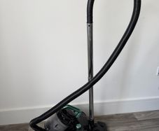 Salter Bagless Vacuum Cleaner