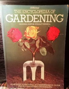1982 .StMichael. The Encyclopedia Of Gardening.