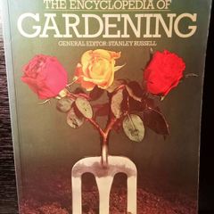 1982 .StMichael. The Encyclopedia Of Gardening.