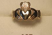 9ct Gold Women's Irish Claddagh Ring.
