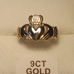 9ct Gold Women's Irish Claddagh Ring.