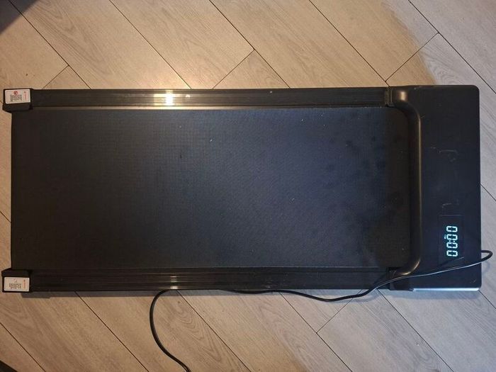 Walking Pad Treadmill with Remote Control. Was barely used and in excellent condition