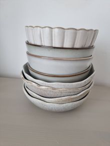 Ceramic small bowls.