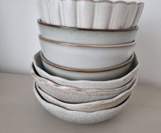 Ceramic small bowls.