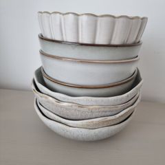 Ceramic small bowls.