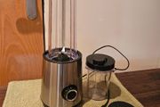 Compact Electric Blender / Smoothie Blender