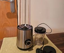 Compact Electric Blender / Smoothie Blender
