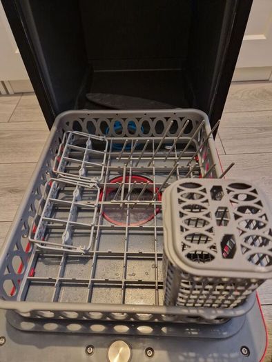 Compact dishwasher in red