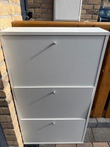 Free shoe cabinet