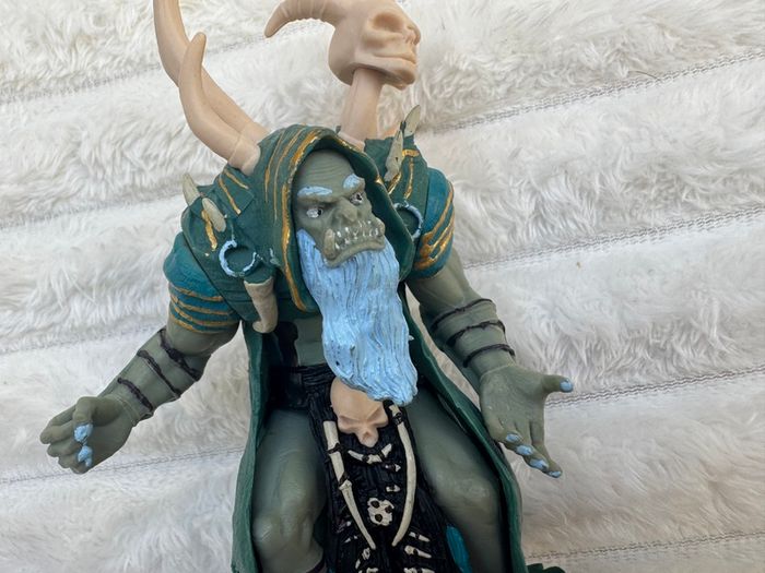 Warcraft Guldan Action Figure Damaged One horn is Broken Used approx. 9 cm (without horns) Used Please see photos