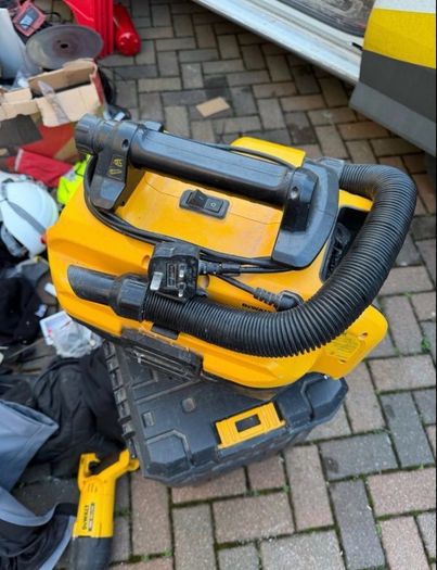 dewalt hoover