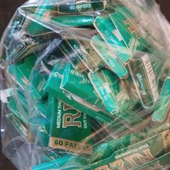 Bag with 50 packs of RIZZLA Papers