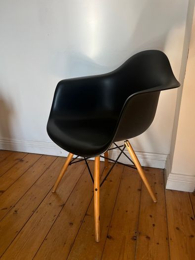 eames style chair