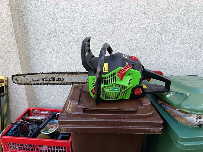chainsaw