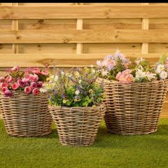 Indoor/outdoor New Medium Basket Pot