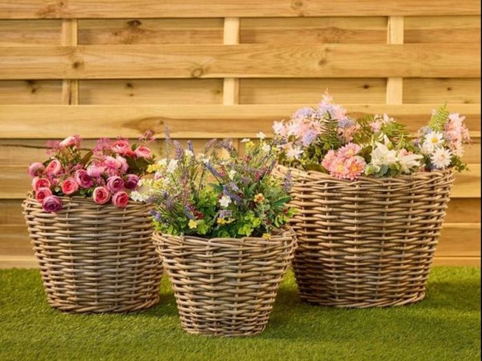 Indoor/outdoor New Medium Basket Pot