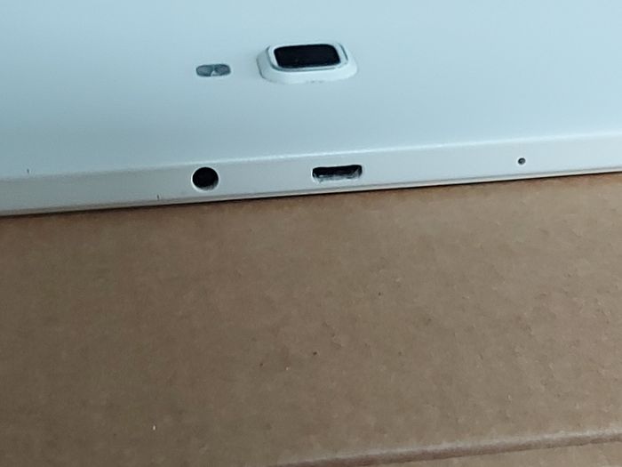 Samsung Galaxy Tab A6, Model SM-T580, FRP Google Locked, Scratches-cracks on display, but touchscreen works fine