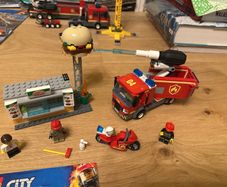 Lego City Burger Hut Fire 60214