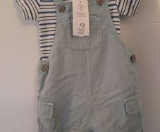 Child tshirt and dungarees set - size 12-18 months