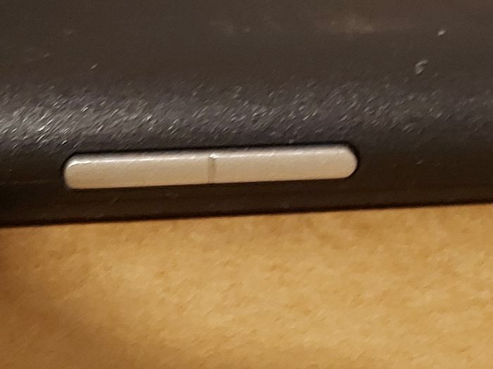 Amazon Fire 5th Generation, 8GB, Model SV98LN in very good cosmetic condition, but needs new Battery