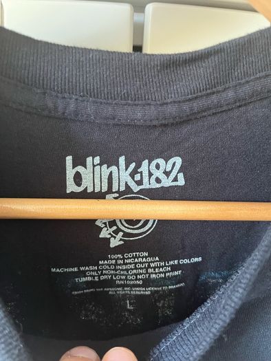 blink 182 2024 tour tshirt large