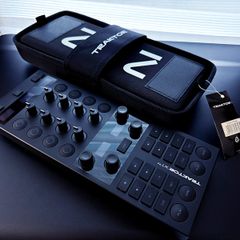 Traktor X1 MK3 Controller Native iInstruments+Modular Bag
